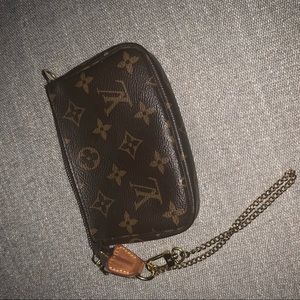 Louis Vuitton mini pochette